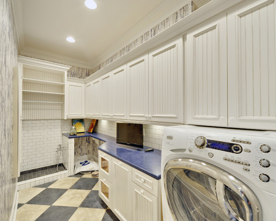 beach-style-laundry-room