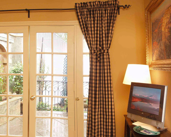 traditional-bedroom