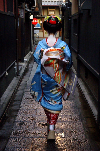 japan / blue / walking / japanese / girl / kimono / 日本