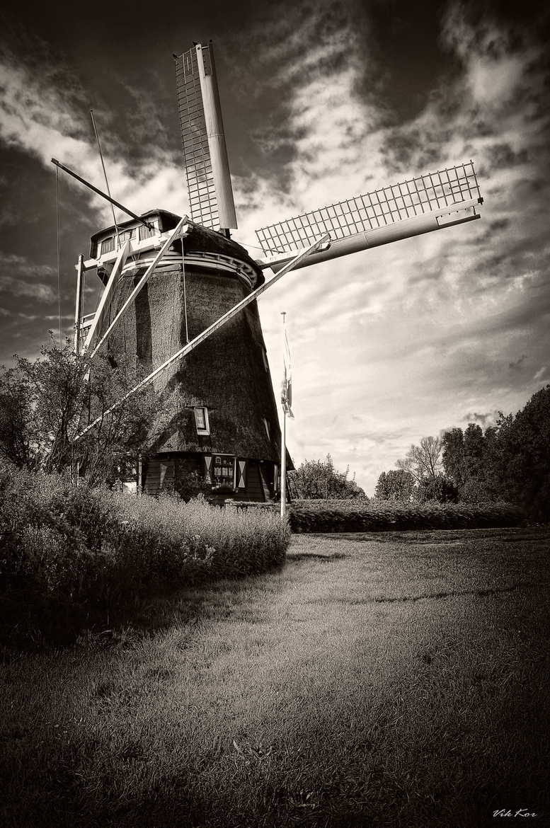 《Windmill.Holland》 by Viktor Korostynski