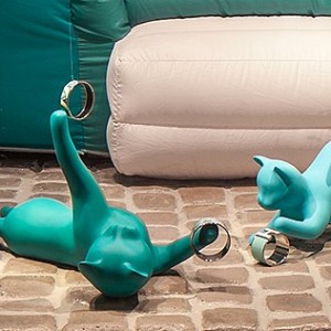 Hermès 与法国艺术家合作：「浮游街区」主题橱窗