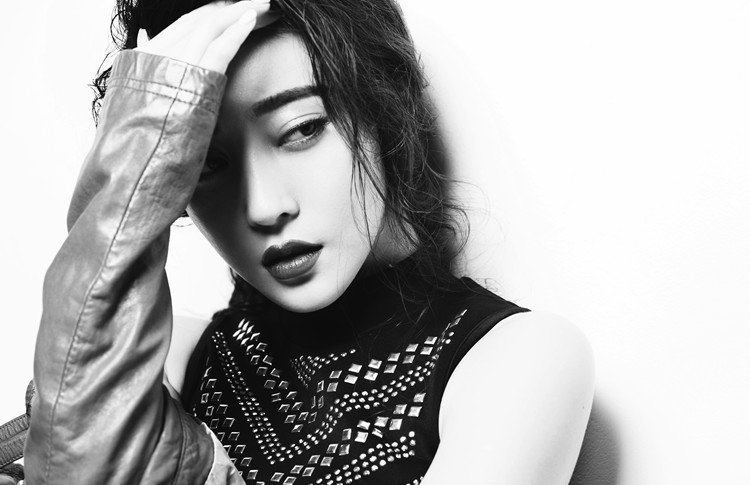 李婳黑白复古写真