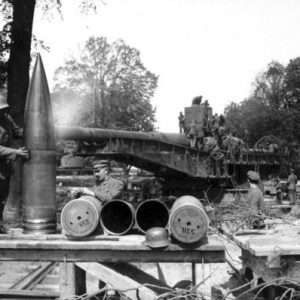 一战德国SK L45 380毫米远程火炮的炮弹。