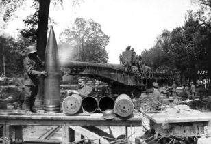 一战德国SK L45 380毫米远程火炮的炮弹。