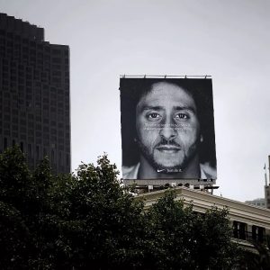 是亏还是赚？Colin Kaepernick 给 Nike 提高了 31% 的销售额