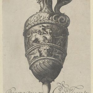 盘子5：带有双层楣的花瓶或水壶，顶部显示男子摔跤公牛，底部包含一个面具和两个狮鹫，来自古董花瓶（Vasa a Polydoro Caravagino）