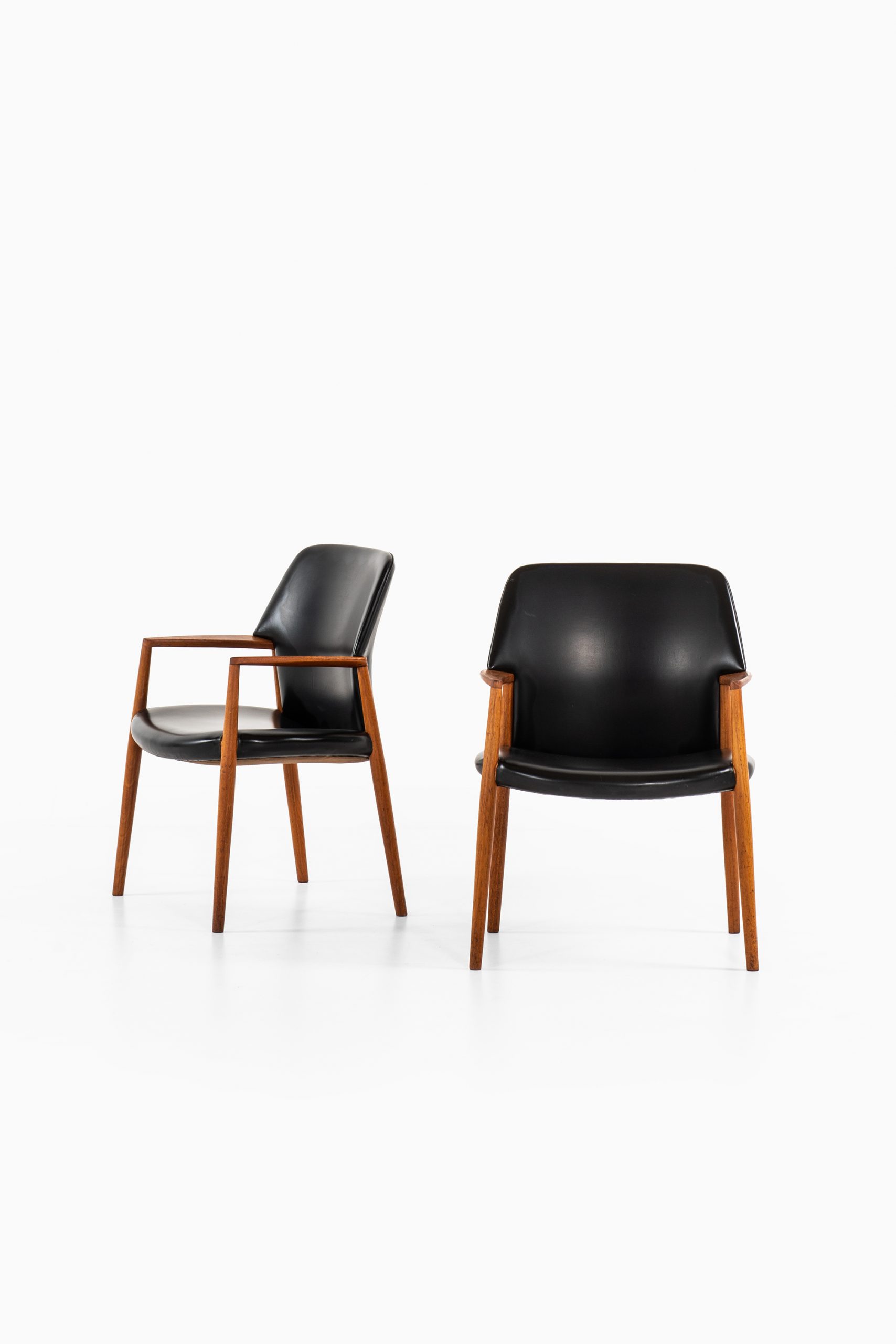 AKSEL BENDER MADSEN & EJNAR LARSEN ARMCHAIRS