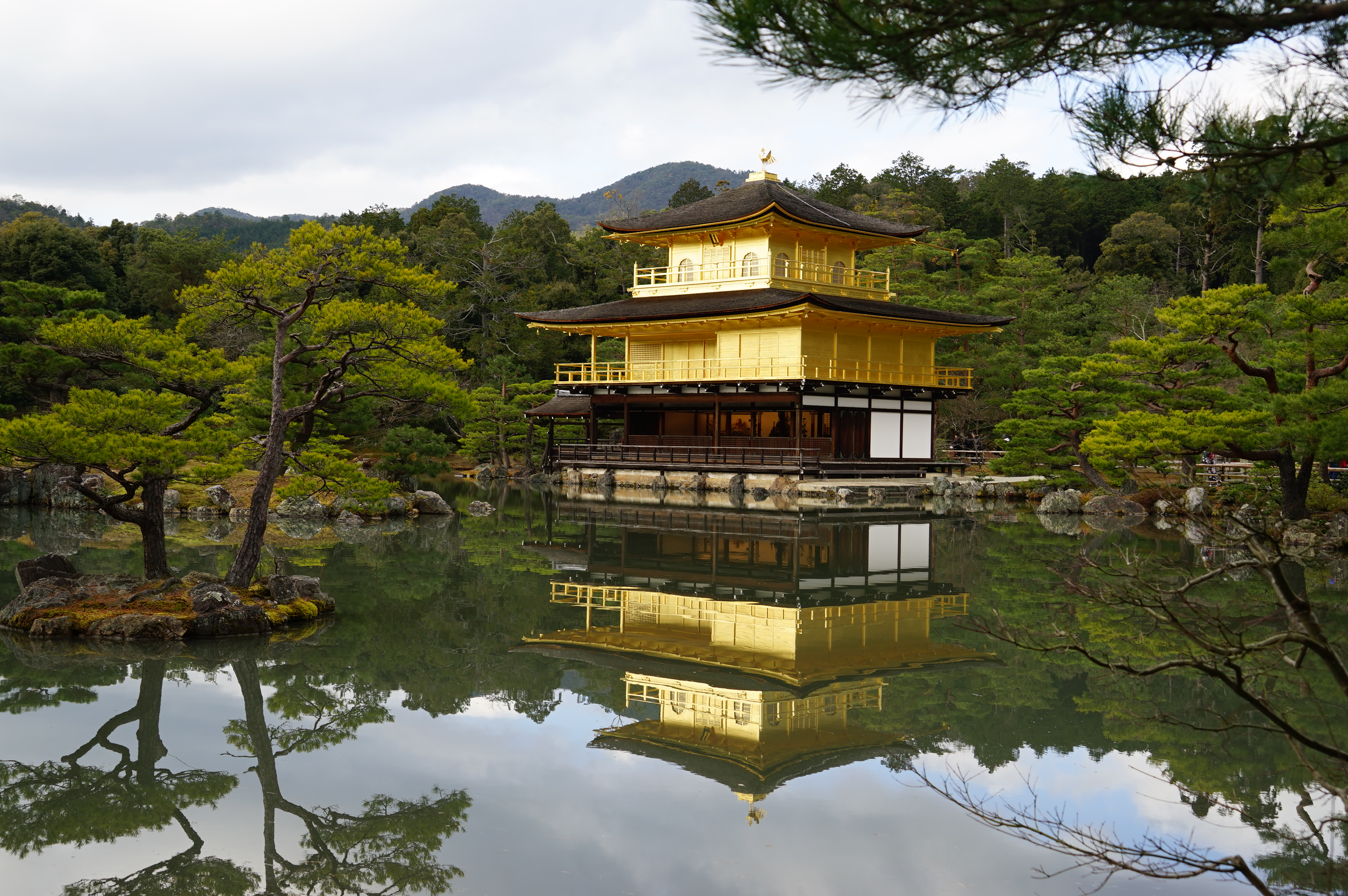 鹿苑寺